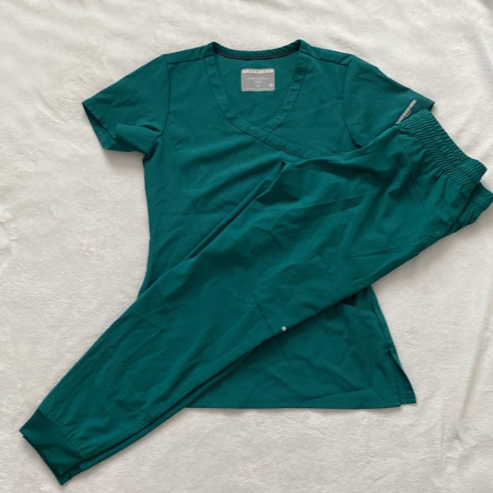 Skechers Scrubs XS Top & S bottoms